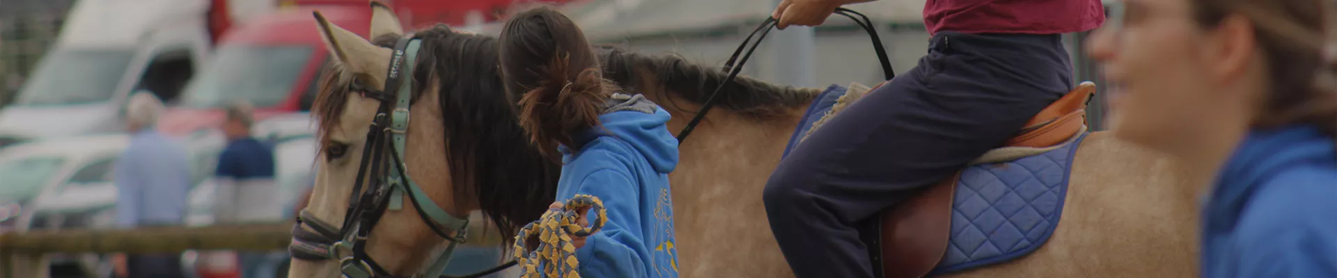 cavalier à cheval à Équitaine