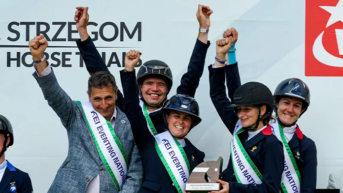 Cavaliers de l'équipe de France CCE sur le podium en Suisse
